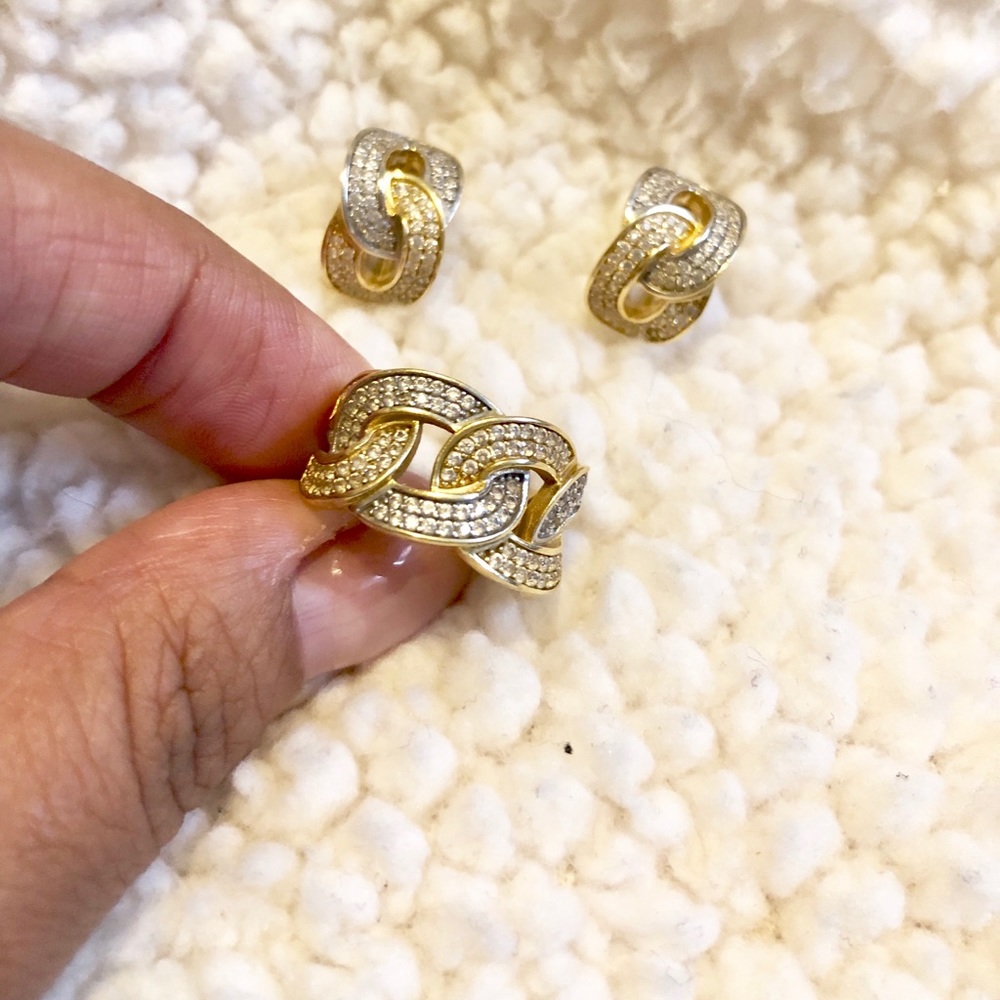18 K Saudi Gold Earrings and Ring Bundle.